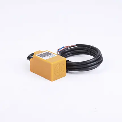 TK-SN10C induktivni senzor 30x30mm kvadratni