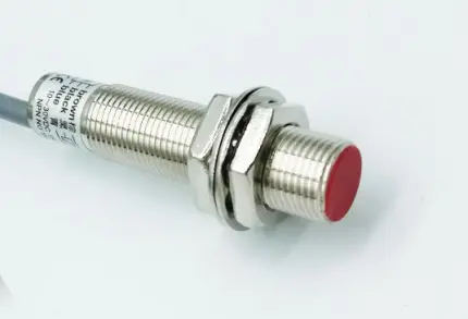 LM18-2005A induktivni senzor M18 AC crveni