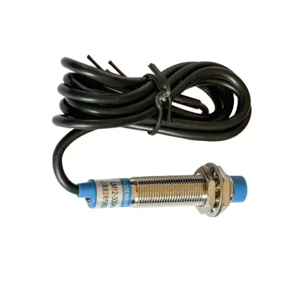 Induktivni senzor LM12-3004PA Φ12mm PNP NO
